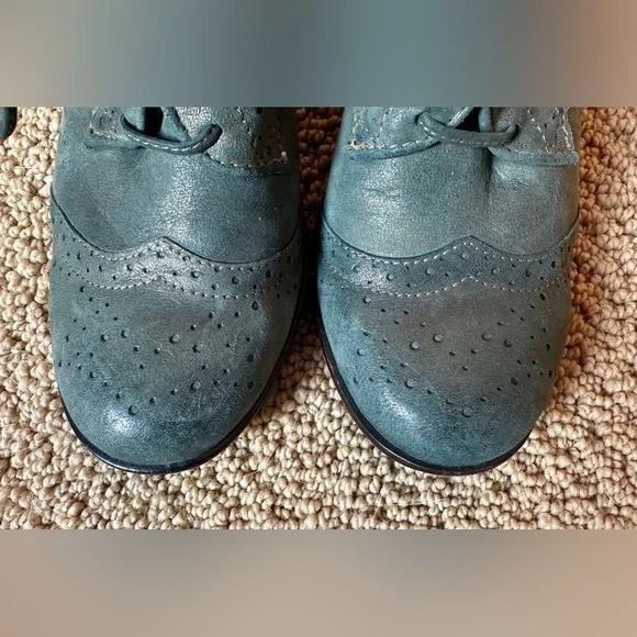 Bernardo suede lace up suede shoes - Picture 5 of 10